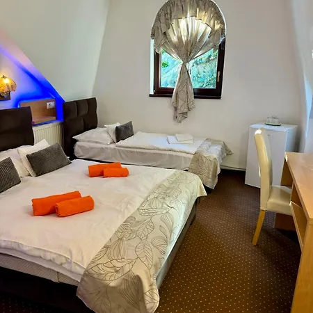 Bed & Breakfast Feszek Fogado - Nest 2*