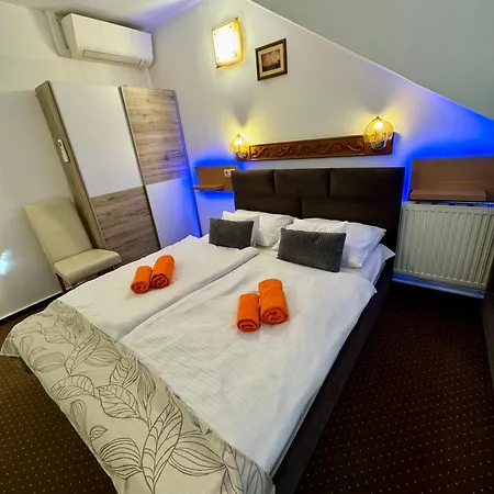 Feszek Fogado - Nest Bed & Breakfast