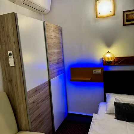 Feszek Fogado - Nest Bed & Breakfast
