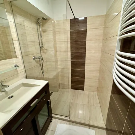 Feszek Fogado - Nest Bed & Breakfast Mosonmagyarovar
