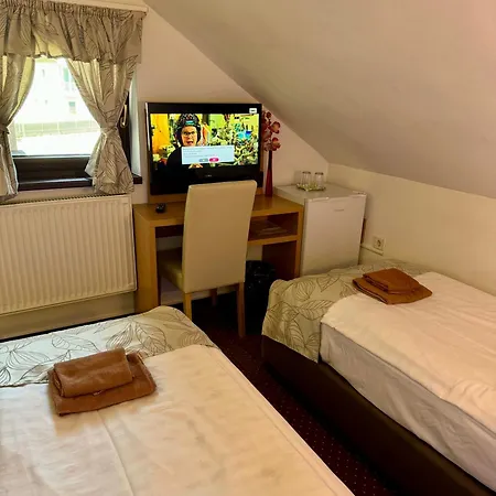 Bed & Breakfast Feszek Fogado - Nest 3*