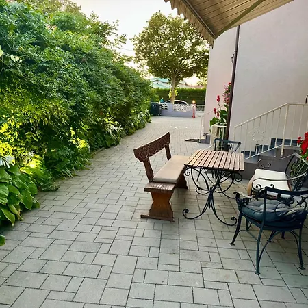 Feszek Fogado - Nest Bed & Breakfast Mosonmagyaróvár