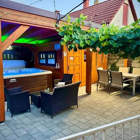 Bed & Breakfast Feszek Fogado - Nest