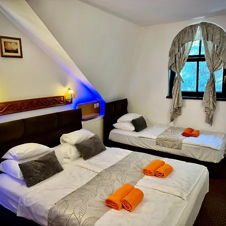 Feszek Fogado - Nest Bed & Breakfast 3*