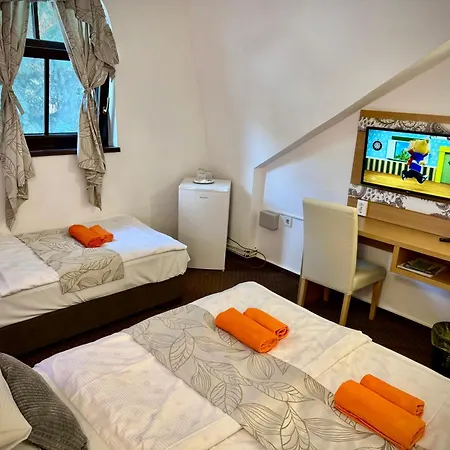 Bed & Breakfast Feszek Fogado - Nest 3*