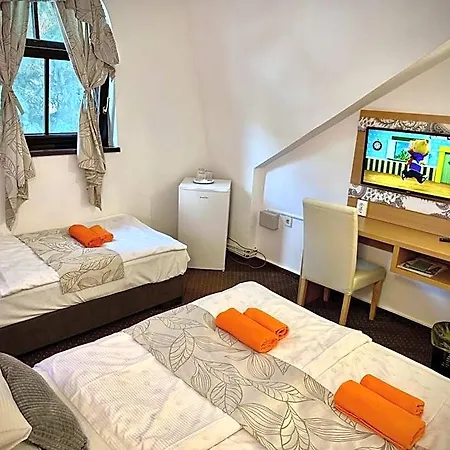 Bed and Breakfast Feszek Fogado - Nest 3*