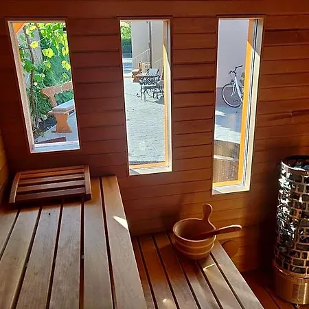 Feszek Fogado - Nest Bed and Breakfast