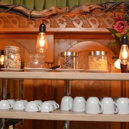 Feszek Fogado - Nest Bed & Breakfast 2*